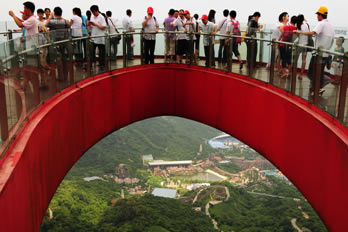 Viewing deck with red base